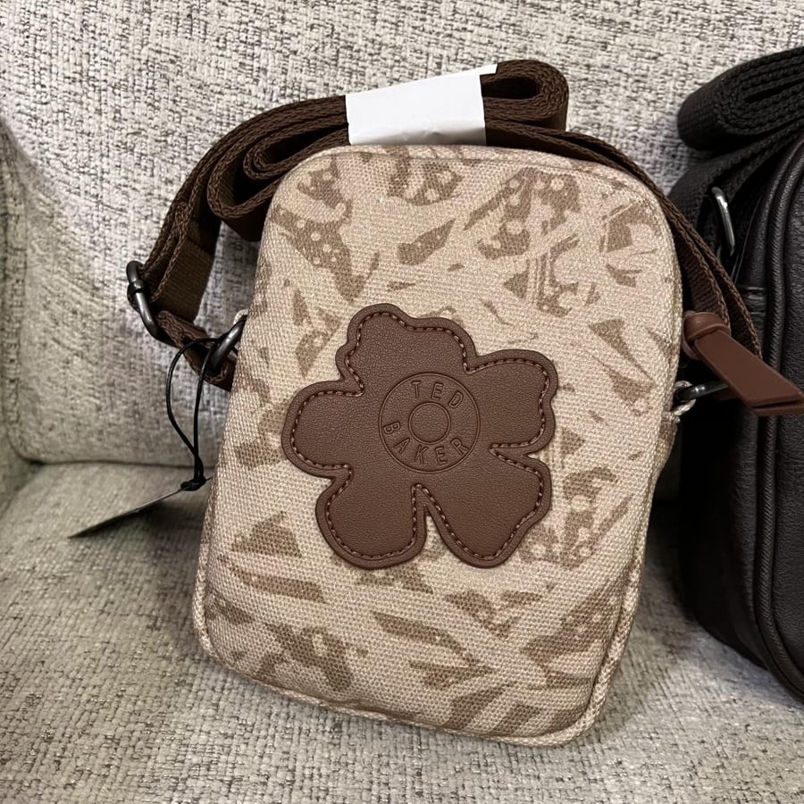 شنطة رجالية تيد بيكر Ted Baker