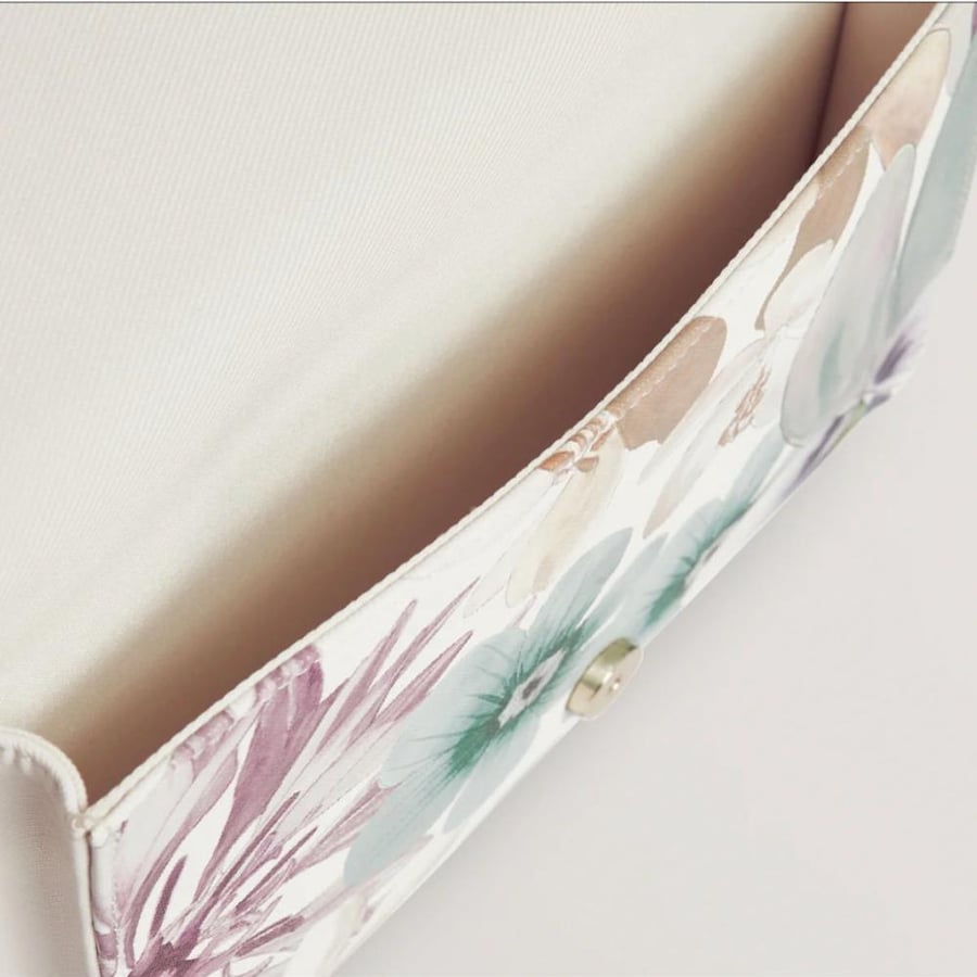 باوتش اخضر تيد بيكر Ted Baker