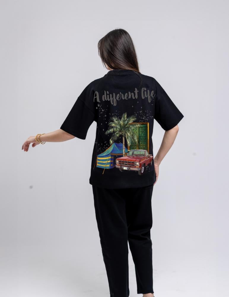 تيشرت اسود -  black t-shirt