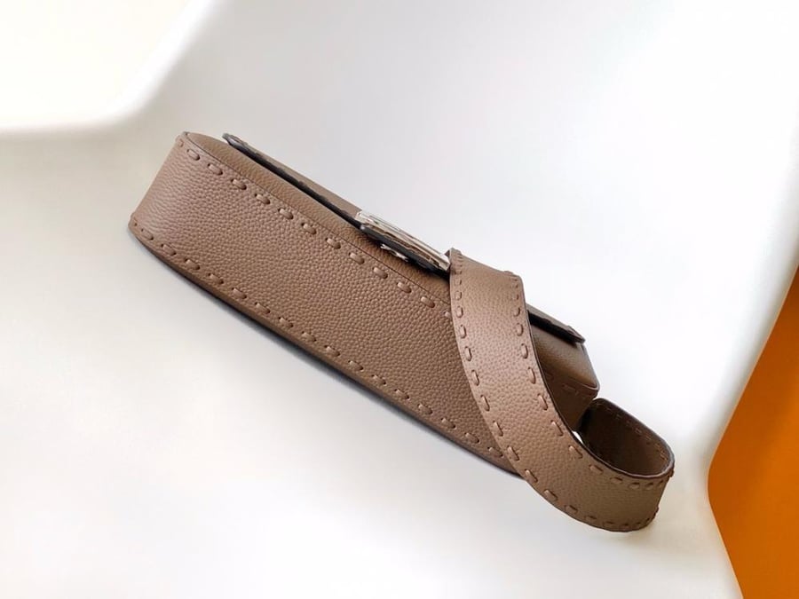 فندي Baguette مقاس 27cm