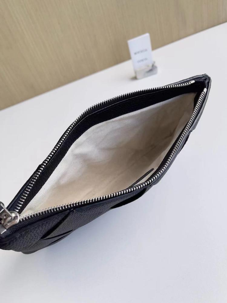 بوتيقا DIAGO MEDIUM POUCH مقاس 25cm