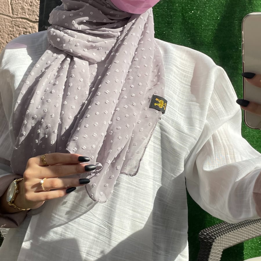 رمادي