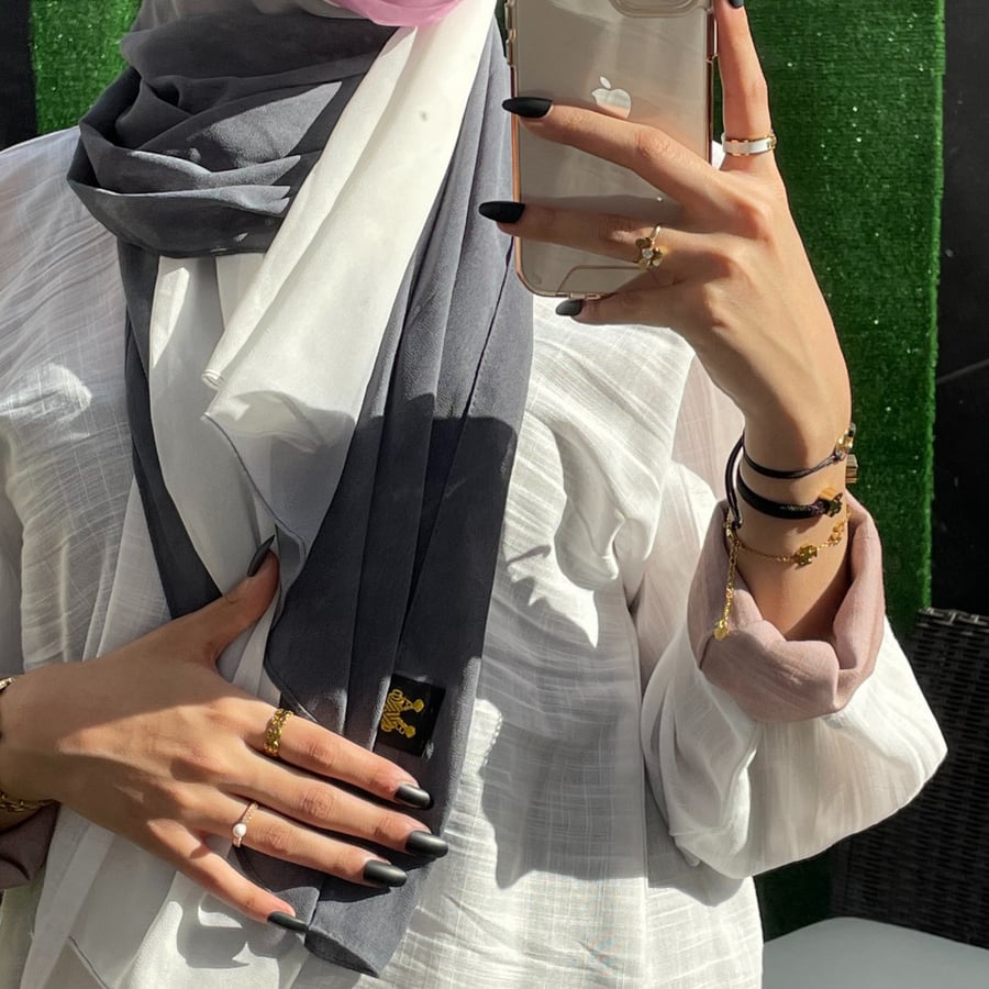 دبل فيس ابيض مع تدرجات الرمادي
