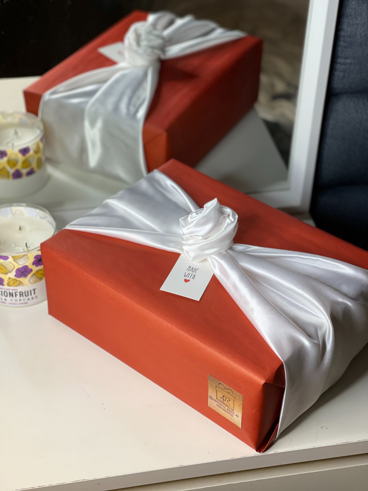 هدية العيد اسحبوا الشاشه وشوفو المحتويات