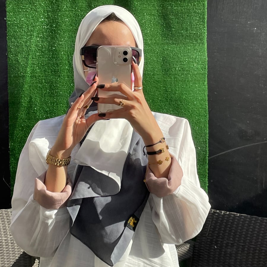 دبل فيس ابيض مع تدرجات الرمادي