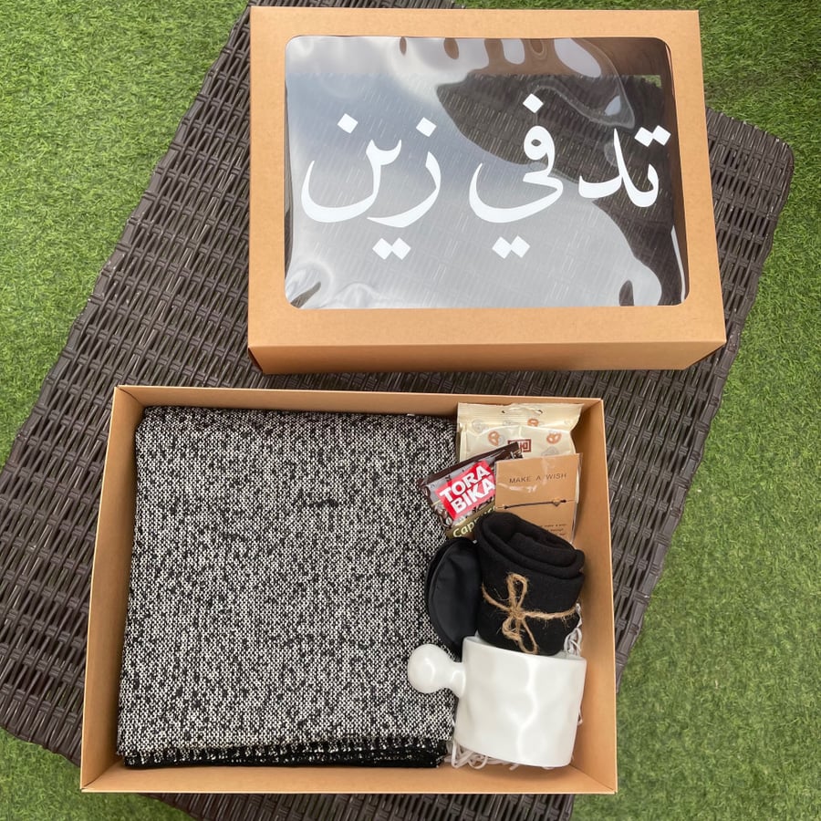كتابة على البوكس - بلون ابيض او اسود