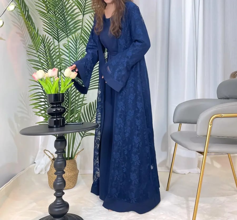 عباية دانتيل مكونة من قطعتين