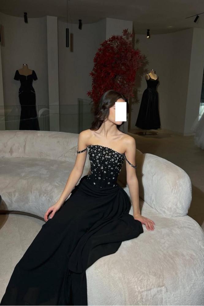 فستان سهره اوف شولدر مزين بالفصوص لون اسود