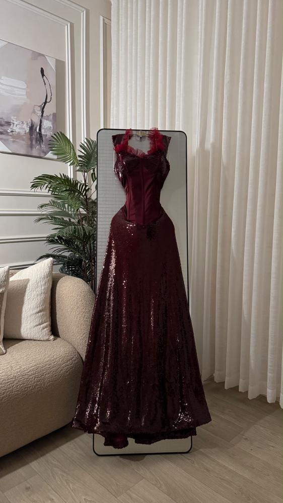 فستان سهره مزين بترتر وكورسية وتل اطراف