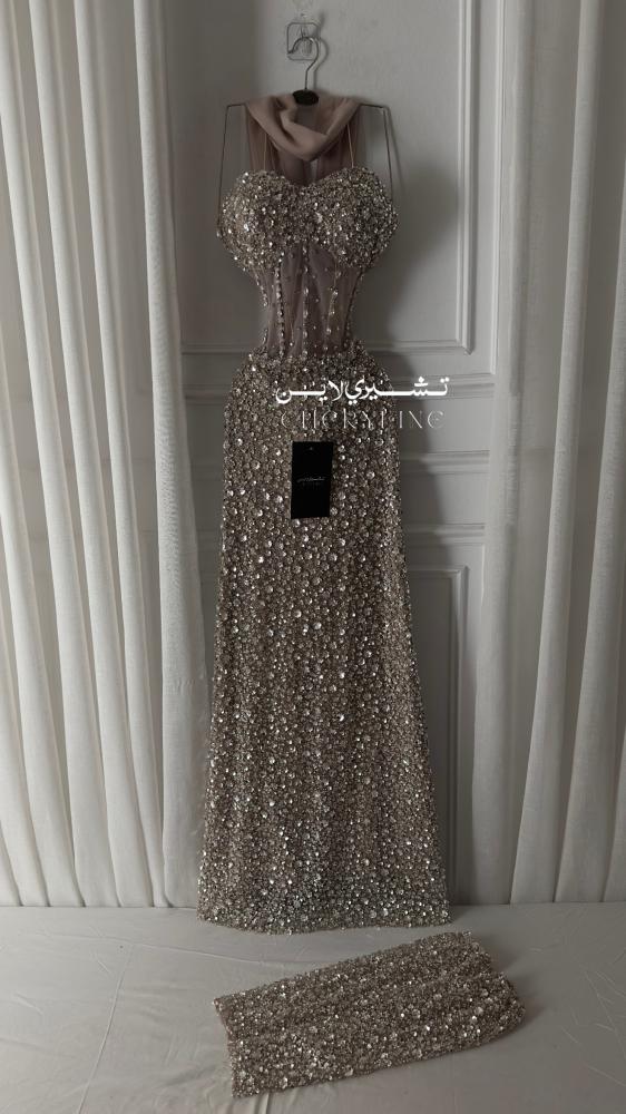 فستان سهره مزين بخرز وترتر وشال
