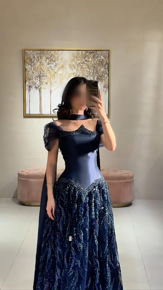 فستان سهرة كحلي أنيق لامع