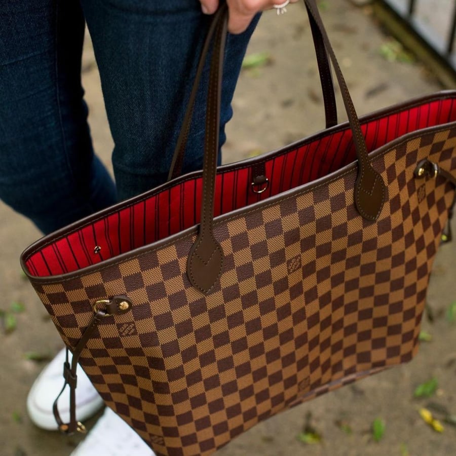 الـ ڤي LV