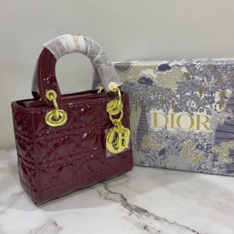 ليدي ديور DIOR