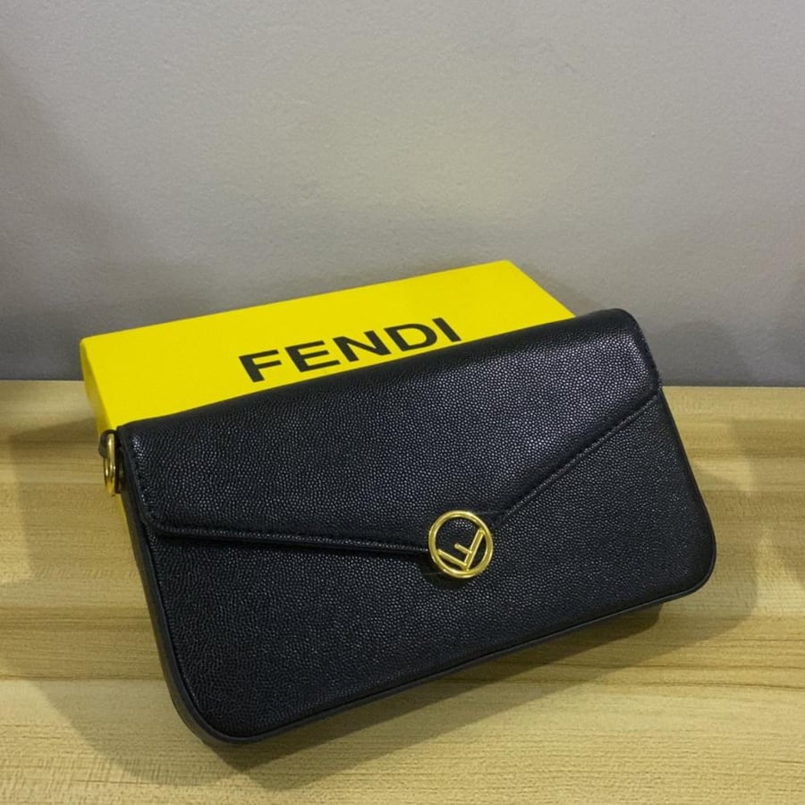 فندي FENDI