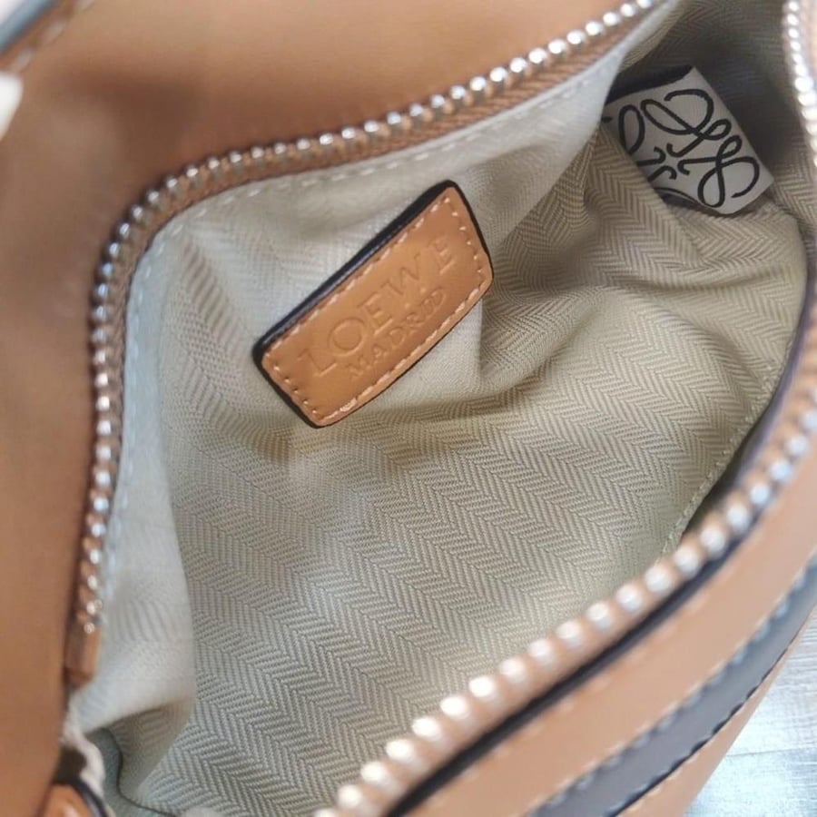 حقيبة بازل من لويفي (Loewe) ألوان متعددة
