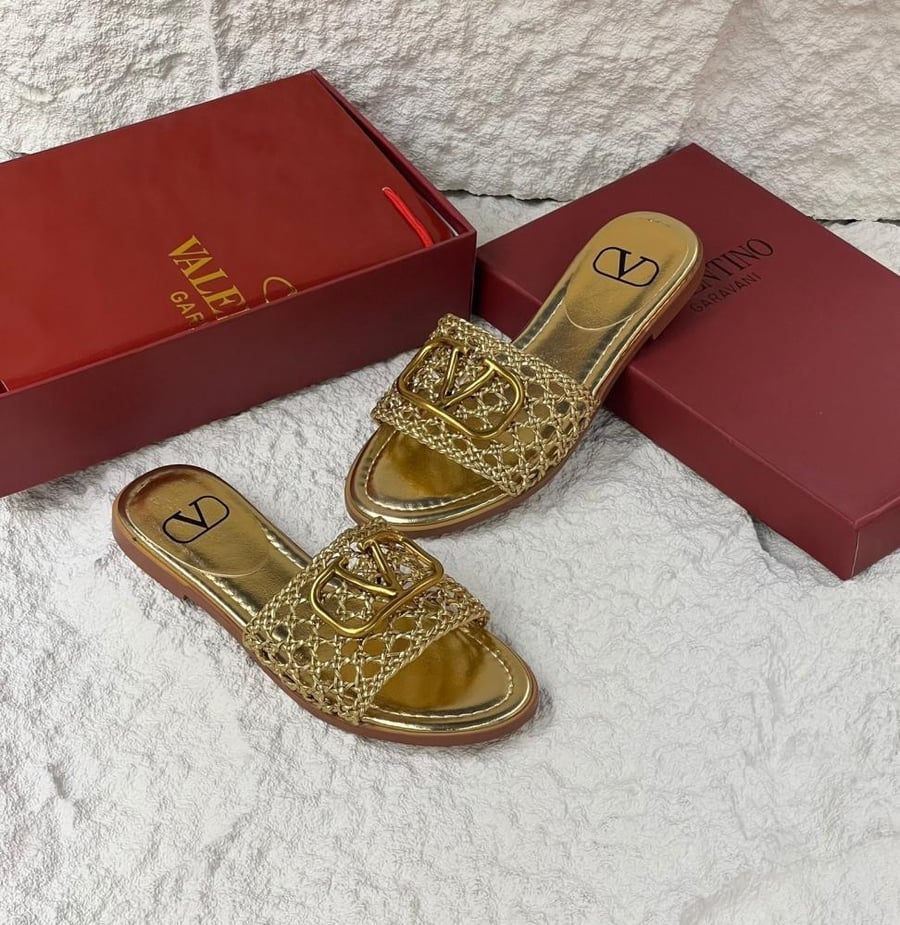 حذاء في لوجو من فالنتينو (VALENTINO) ألوان متعددة