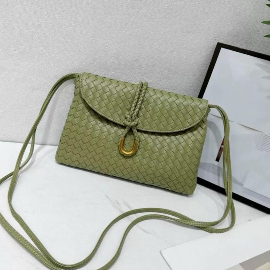 حقيبة كتف من بوتيغا (Bottega) ألوان متعددة