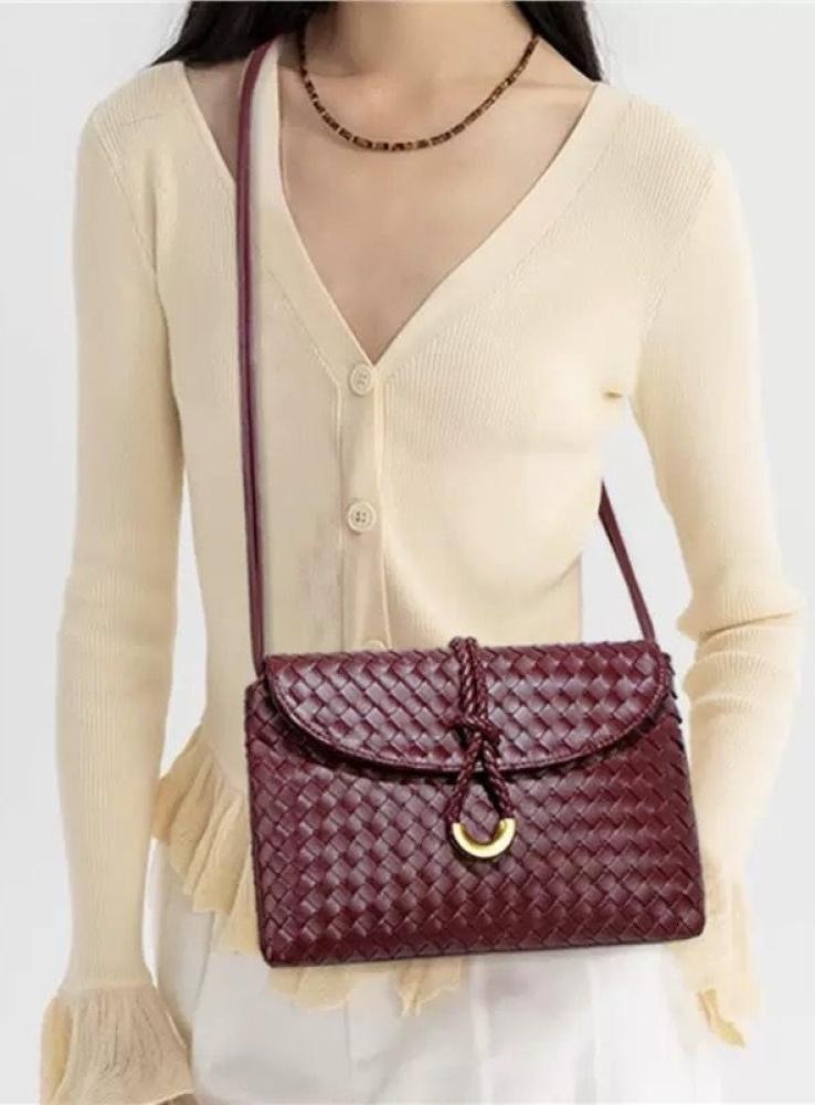 حقيبة كتف من بوتيغا (Bottega) ألوان متعددة