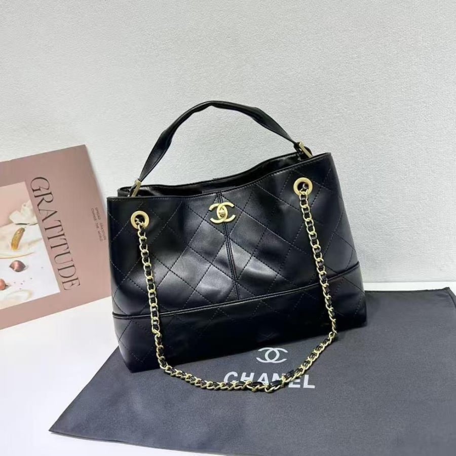 حقيبة ميتييه من شانيل (CHANEL) ألوان متعددة