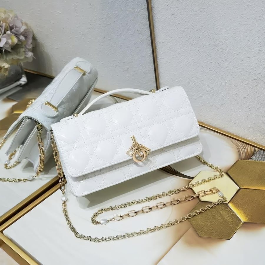 حقيبة ماي ديور بجلد لامع (Dior) ألوان متعددة