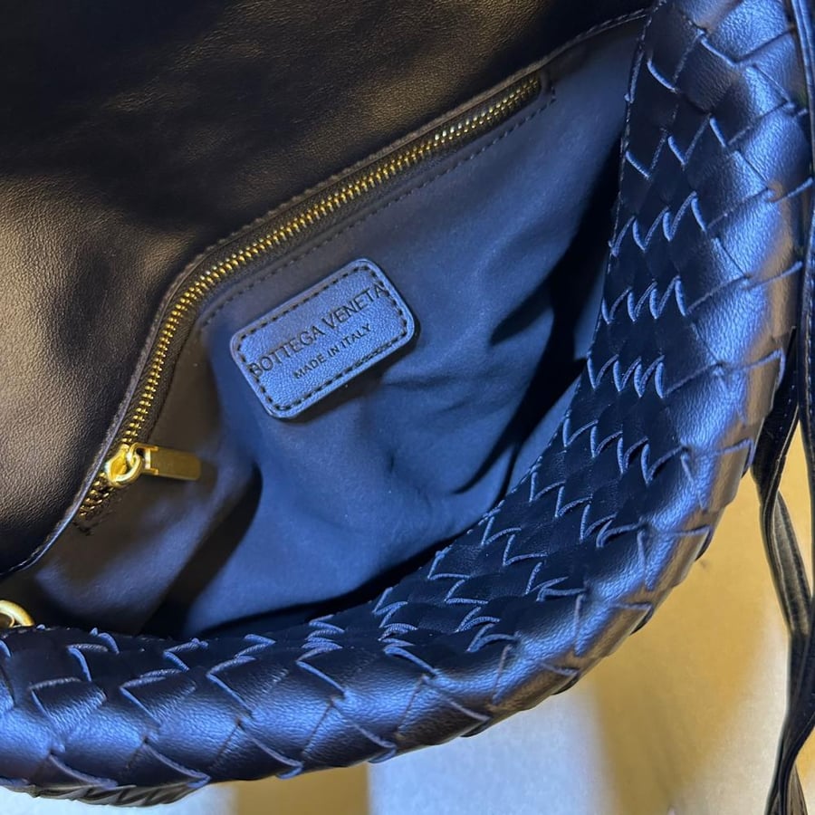 حقيبة كتف من بوتيغا (Bottega) ألوان متعددة
