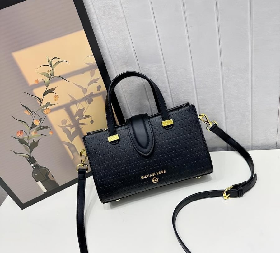 An elegant bag from Michael Kors (MK) various colors