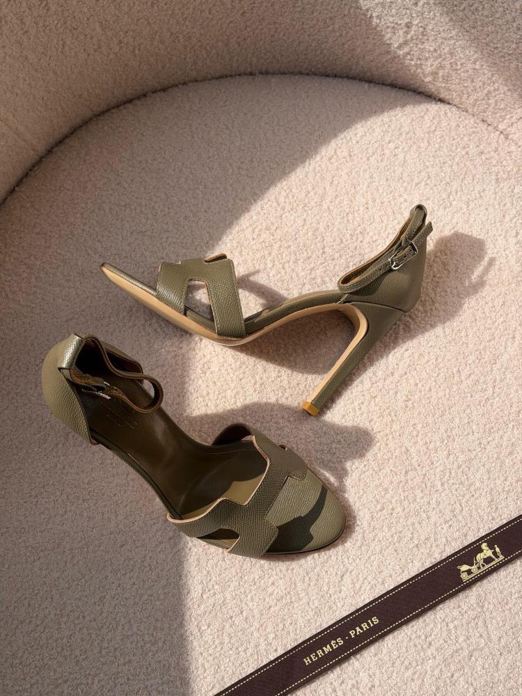 Hermes size 105 heel, master quality