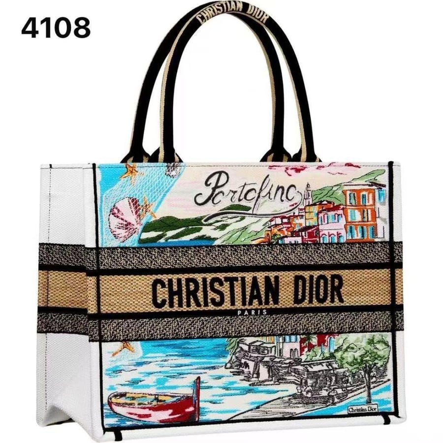 حقيبة توت ديور (Dior) ألوان متعددة