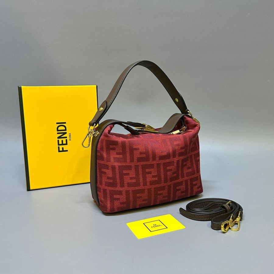 حقيبة فندي (FENDI) ألوان متعددة