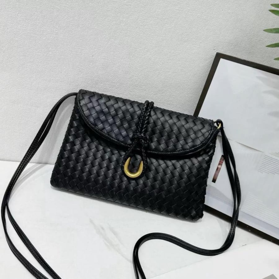 حقيبة كتف من بوتيغا (Bottega) ألوان متعددة