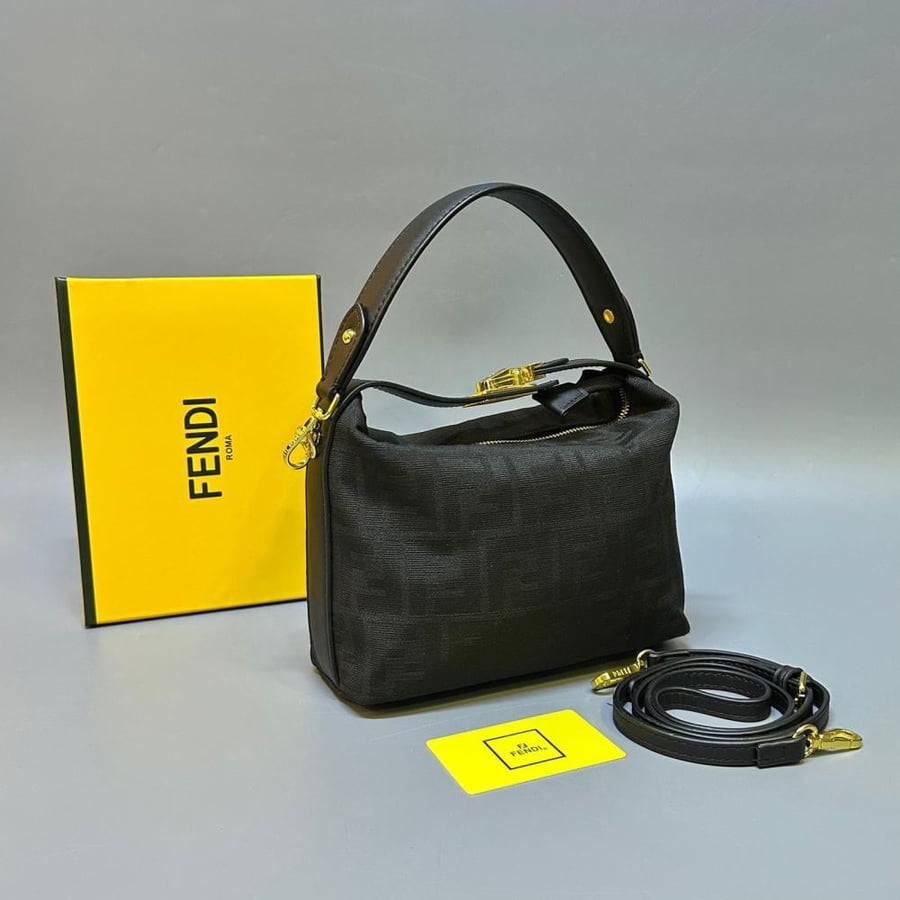 حقيبة فندي (FENDI) ألوان متعددة
