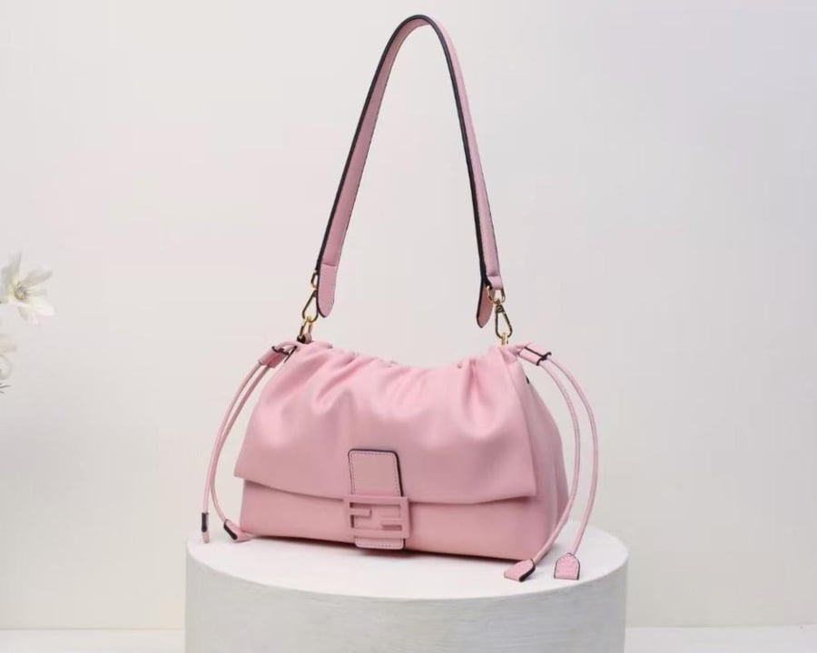 حقيبة كتف "ماما" من فندي (FENDI) ألوان متعددة