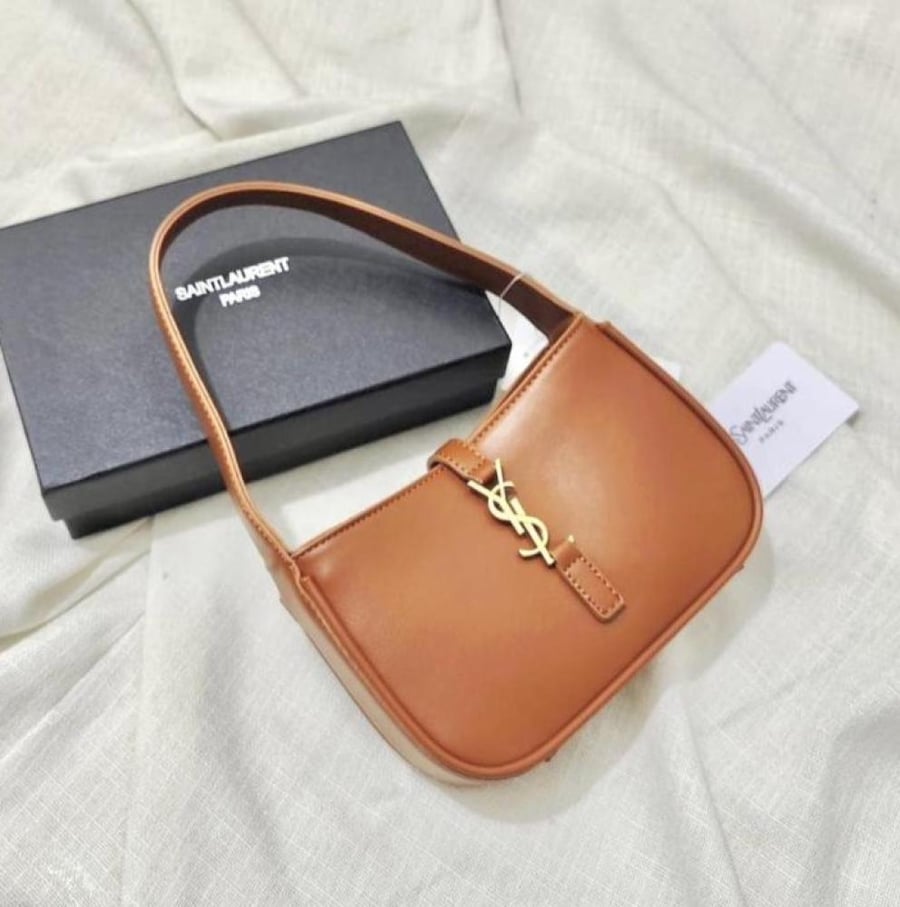 حقيبة هوبو من سان لوران (YSL)