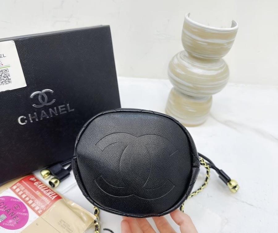 حقيبة باكيت من شانيل (CHANEL)