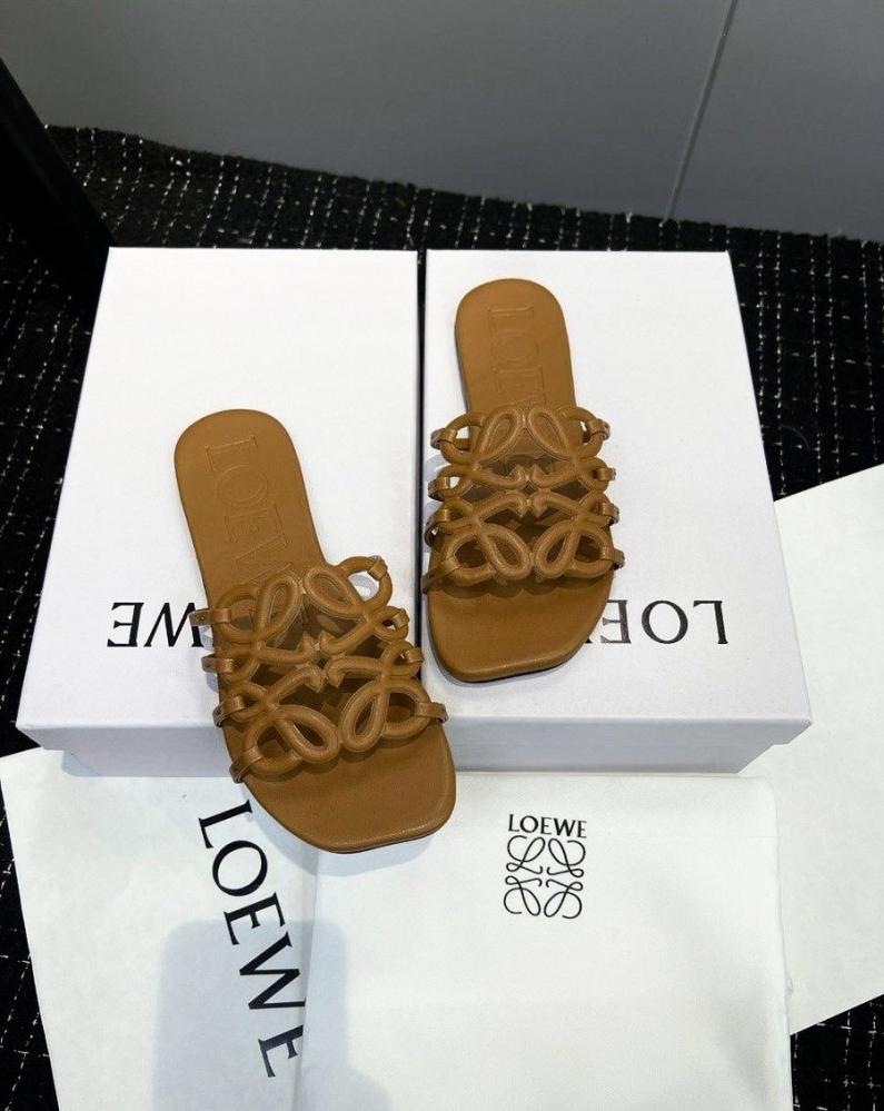 سليبر بشرائح بيتال أناجرام من لويفي  (Loewe)