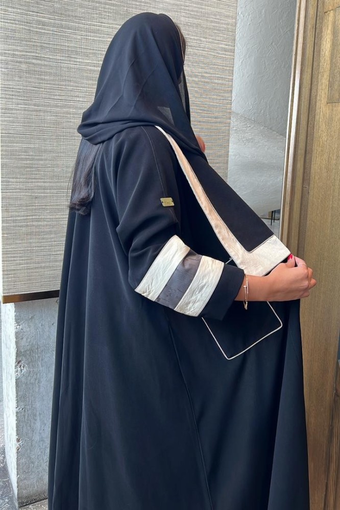مون