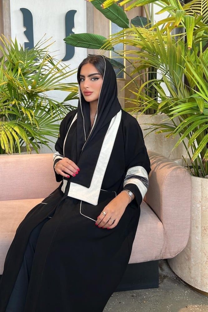 مون