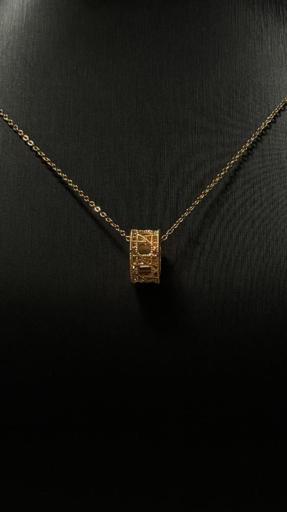 عقد وحلق ديور