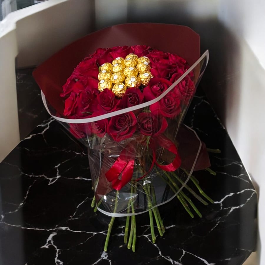 Woven headband with roses