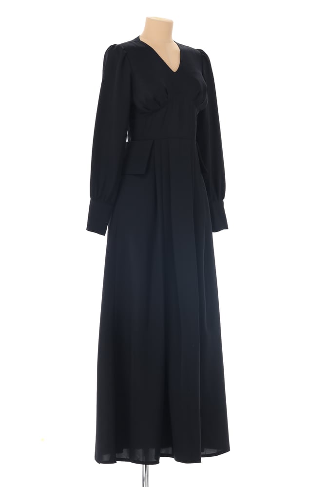 فستان اسود