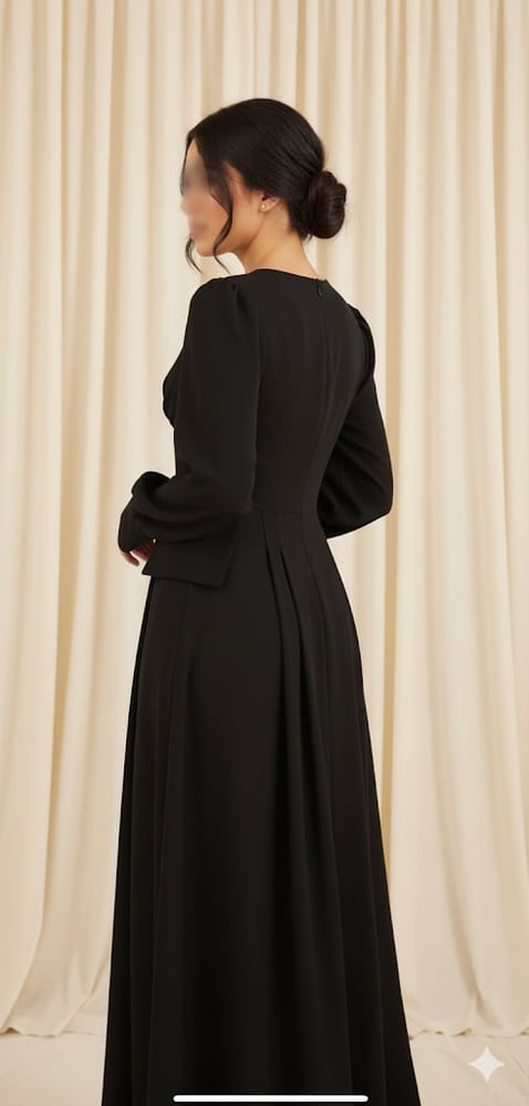 فستان اسود