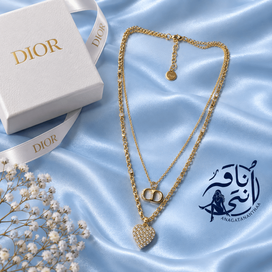 عقد Christian Dior