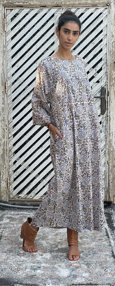 C17 ثوب قطن مورد ملون floral colorful dress in cotton مقاس M/L