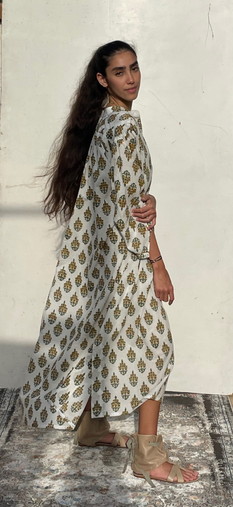 ثوب قطن ابيض واصفر  free size white yellow dress in cotton f