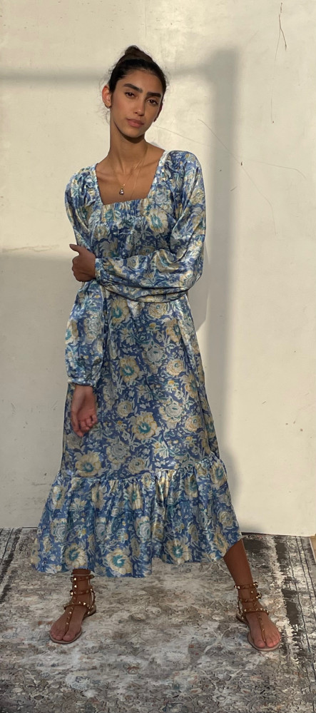 S103 ثوب مورد ازرق حرير  صناعي ثقيل  free size floral blue dress in hand block mashers silk