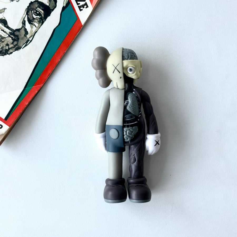 KAWS FIGURES SET OF 2