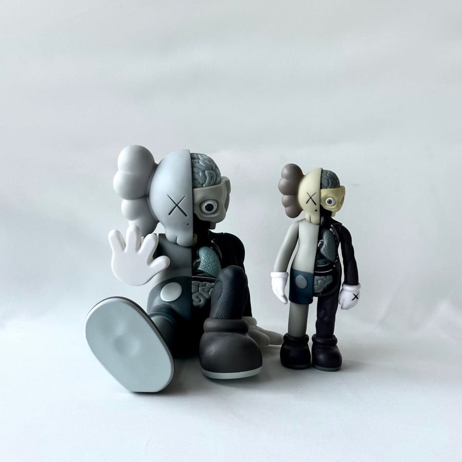 KAWS FIGURES SET OF 2