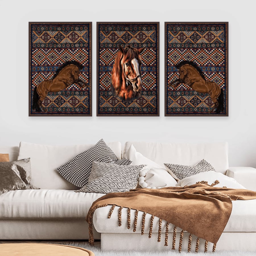 ثلاث لوحات قماشية تصميم خيول