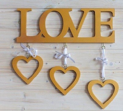 جدارية love مع تعليقات