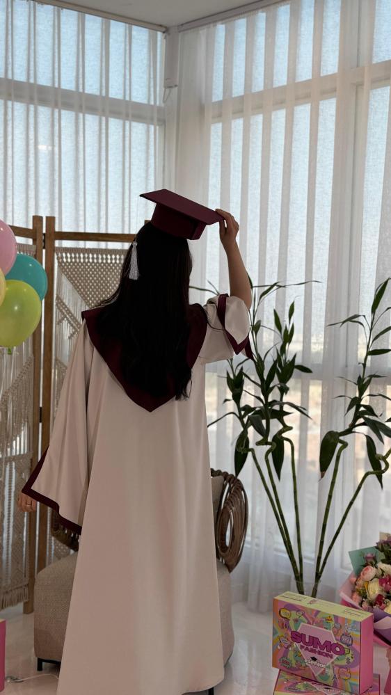 طقم عباية تخرج سكري وبرغندي للمجموعات